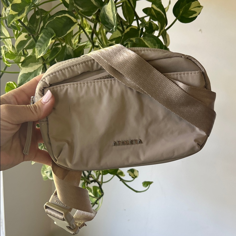 Athleta belt bag crossbody strap
